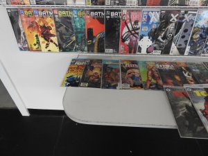 Huge Lot 140+ Comics W/ Batman, Flash, Eternal Warrior, +More! Avg VF Condition!