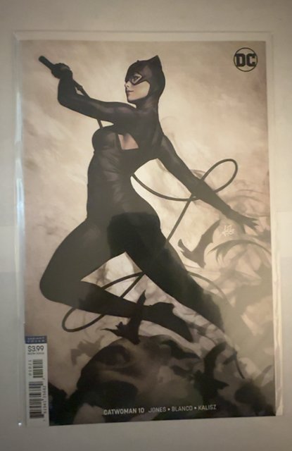 Catwoman #10 *Artgerm Variant