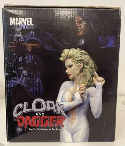 Diamond Select Cloak And Dagger Marvel Mini-Bust Two-Pack