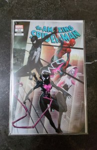 AMAZING SPIDER-MAN #52 * NM+ * EJIKURE EXCLUSIVE TRADE VARIANT GHOST SPIDER GWEN