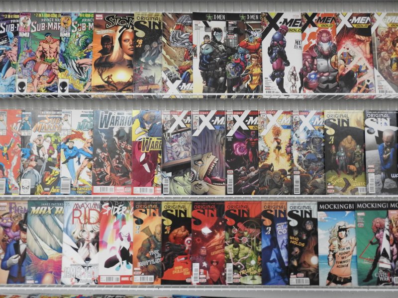 Huge Lot 190+ Comics W/ X-Men, Sub-Mariner, Avengers, Storm+ Avg VF Condition!