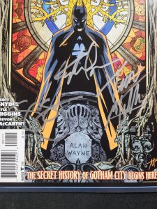Batman: Gates of Gotham 8PC - #1-5 - #1 Signed 3x w/COA + Variants (9.2ob) 2011