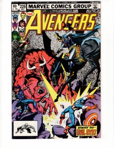The Avengers #226 Black Knight! Bronze Age MARVEL !!!