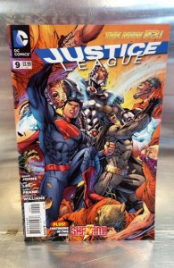 Justice League #9 2 cover lot
