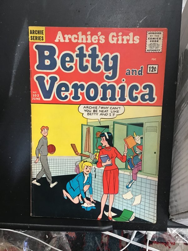 Archie's Girls Betty and Veronica #102 (1964) Messy lockers cover VF Ore...