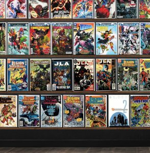 Huge Lot 140+ Comics with The Flash, Justice League & More!