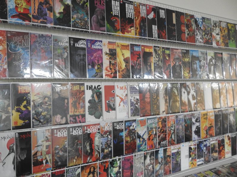 Huge Lot 140+ Comics W/ Gunslinger Spawn, Radiant Black, +More! Avg VF/NM Cond