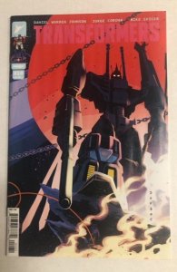 Transformers #10 Cover C (2024) 1:10 Darboe Connecting Variant