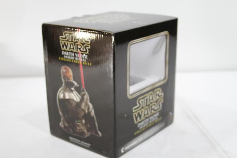 Star Wars: Darth Vader Anakin Reveal Collectible Bust