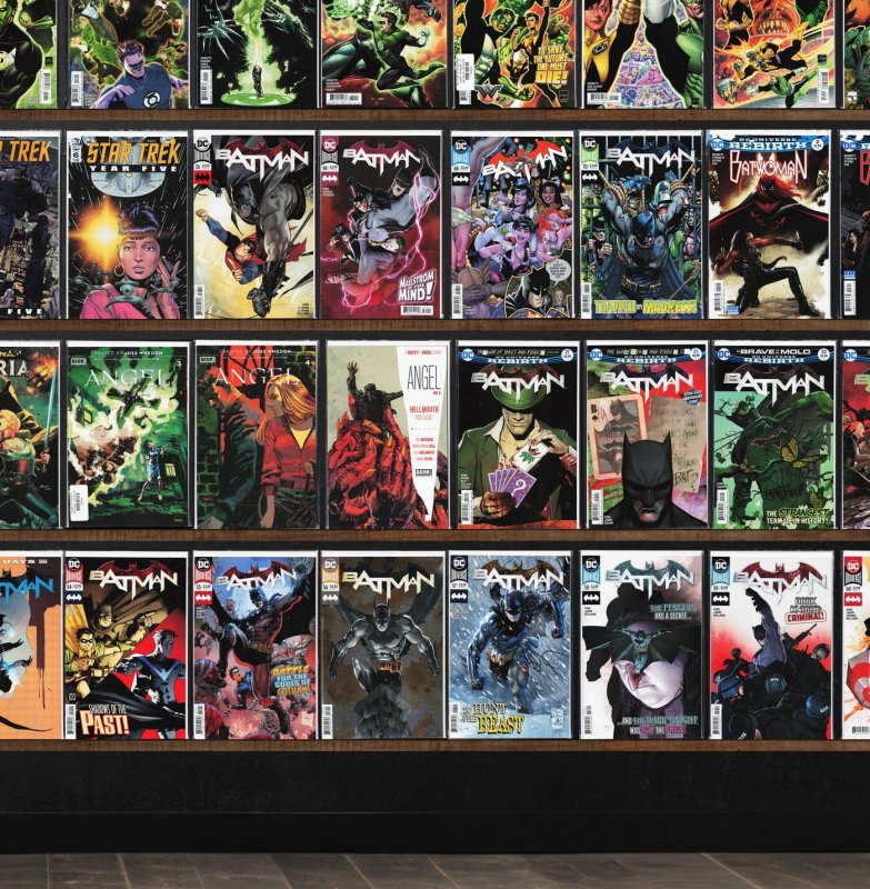 Huge Lot 150+ Comics with Green Lanterns, Batman, Detective Comics & More!