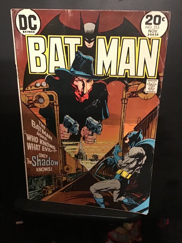 Batman #253 (1973) Michael Kalluta Shadow cover key! Mid-grade VG/FN Wow!