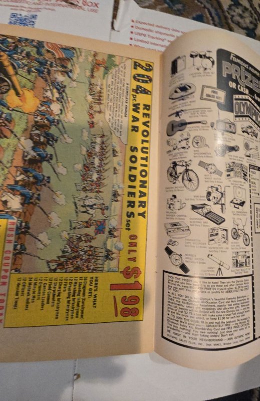 Detective Comics #385 (1969)Die small Die Big w Batwoman