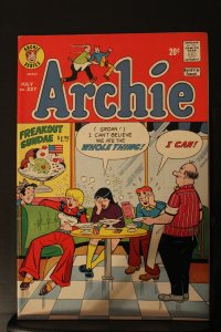 Archie #227 (1973) High-Grade NM- or better! Pops Malt Shop Cover Wow!