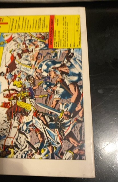 Captain Marvel #4 (1968)vs submariner