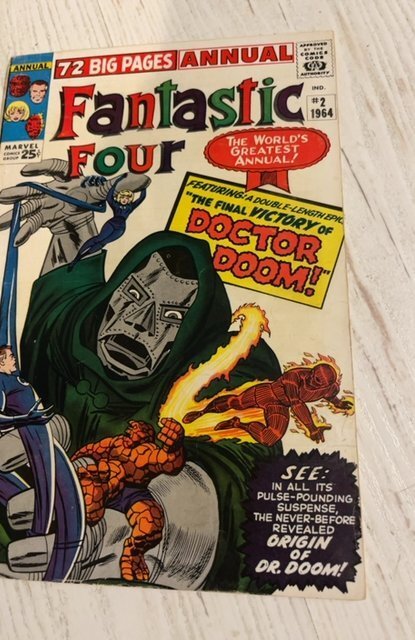 Fantastic Four Annual #2 (196 final victory of dr doom  -1,5 inch spine split