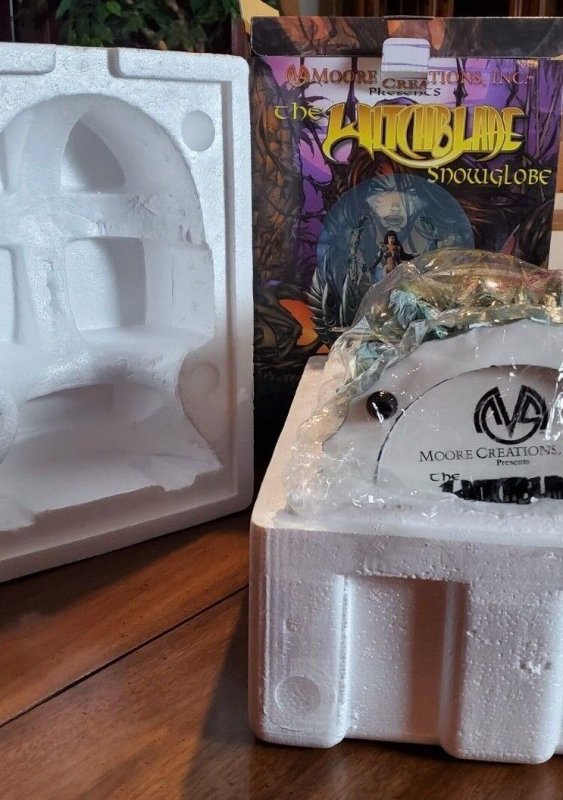 Witchblade 10.5 Music Box Snowglobe,1999 Top Cow Moore Creations  #0672/3000 