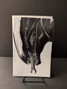 Alien #1 Travis Charest Previews Exclusive Virgin Variant (2022)