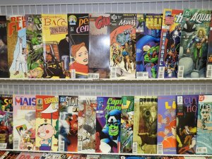 Hug Lot of 147+ Comics! Dragon Ball!