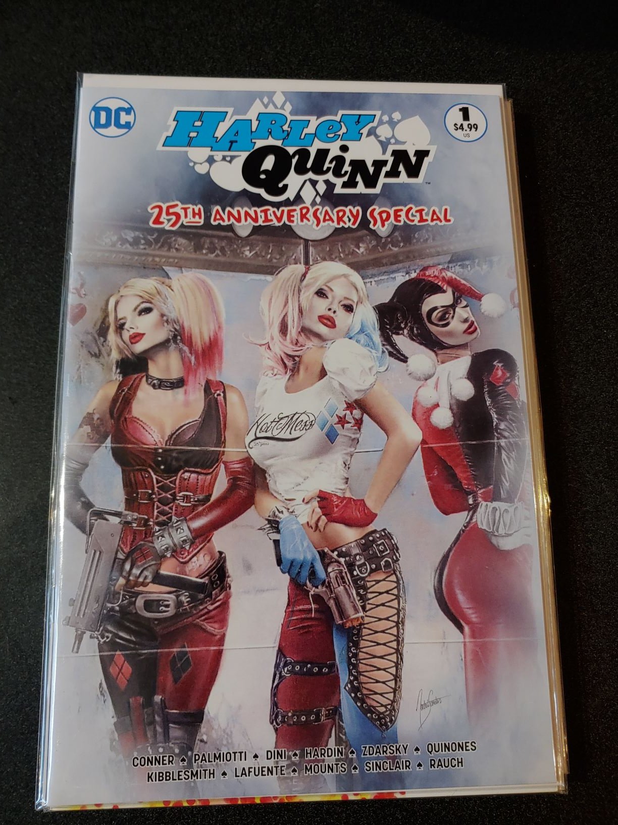 *EXCLUSIVE* Harley Quinn 25th Anniversary Special 1 Natali Sanders Color Variant
