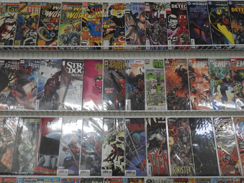 Huge Lot 140+ Comics W/ Batman, Avengers, Spider-Man, X-Men Avg VF- Condition!