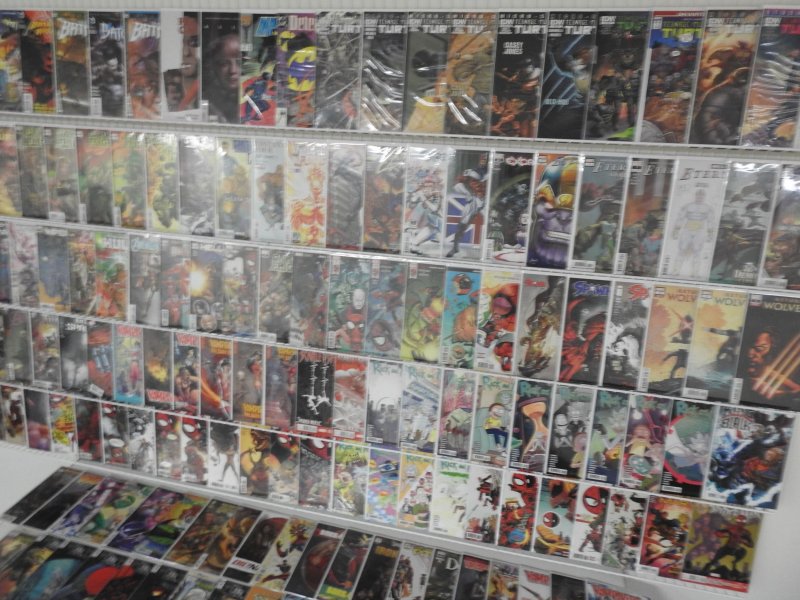 Huge Lot 150+ Comics W/ TMNT, Spidey/Deadpool, Vampirella+ Avg VF-NM Condition!