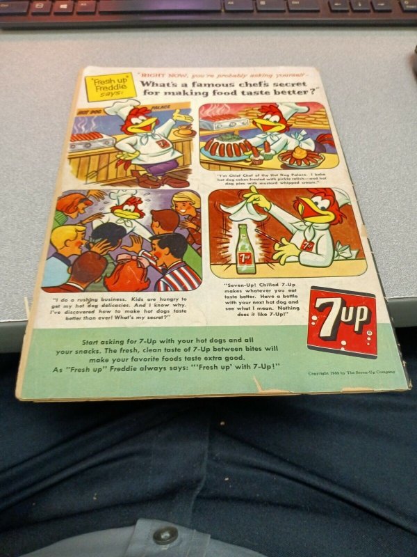 TIP TOP COMICS 219 DELL SLUGGO 1960 PEANUTS CHARLIE BROWN LUCY SNOOPY silver age