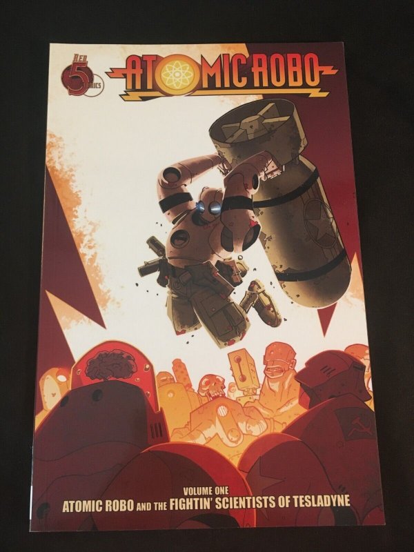 ATOMIC ROBO Vol. 1: THE FIGHTIN' SCIENTISTS OF TESLADYNE Trade Paperback