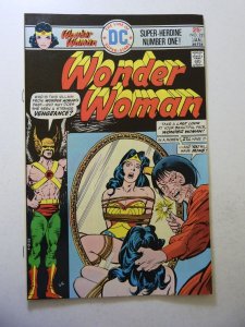 Wonder Woman #221 (1976) FN+ Condition