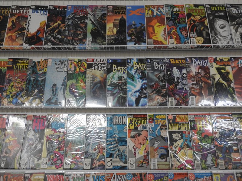 Huge Lot 140+ Comics W/ Batman, Ghost Rider,  Hulk, Wolvie+ Avg VF- Condition!!