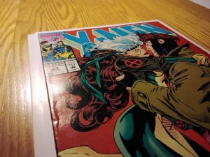 X-Men #24 Newsstand Edition (1993) Rogue Gambit