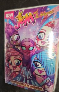 Jem and the Holograms Outrageous Annual 2015 (2015)
