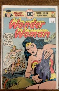Wonder Woman #223 (1976)
