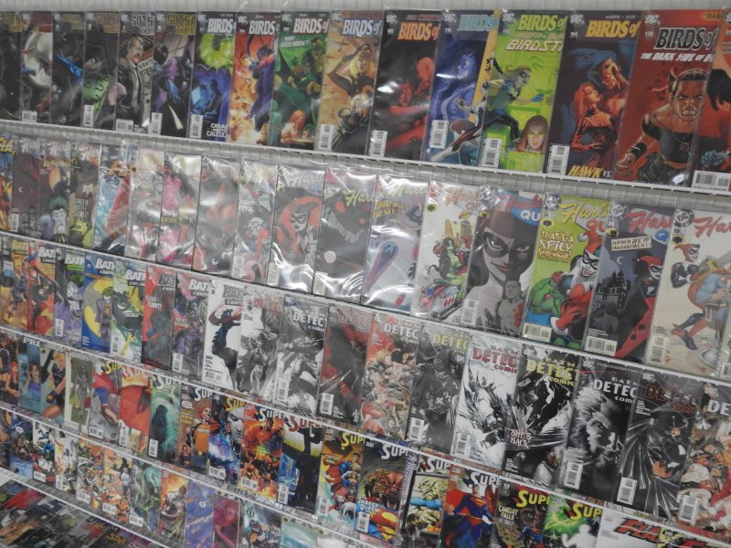 Huge Lot 170+ Comics W/Batman, Superman, Birds of Prey+ Avg VF- Condition!