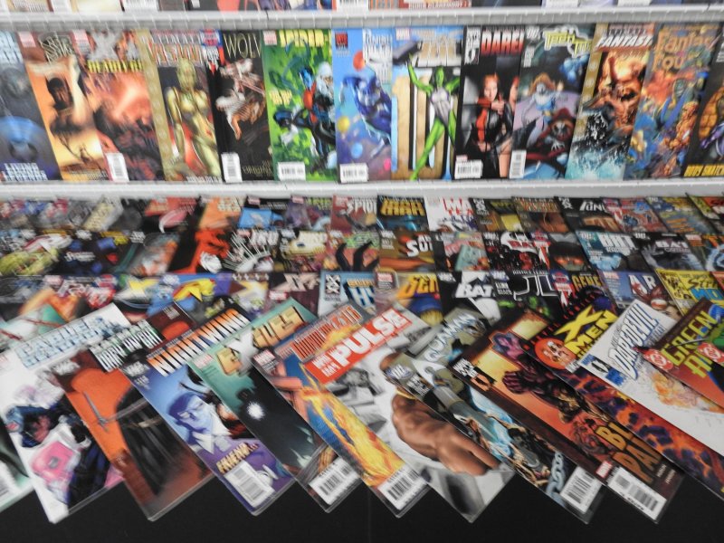 Huge Lot 200+ Comics W/ Hulk, Deadpool, X-Men, Punisher+ Avg Fine/VF Condition!!