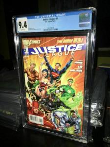 Justice League #1 New 52 CGC Graded (9.4 white pages)