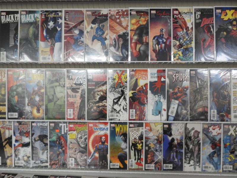 Huge Lot 160+ Comics W/X-Men, Black Panther, Avengers+ Avg VF+ Condition!!