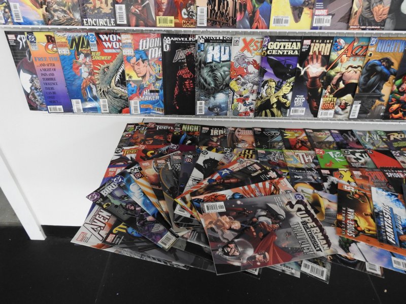 Huge Lot 220+ Comics W/ Avengers, X-Men, Wolverine, +More! Avg FN Condition!