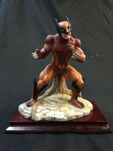 WOLVERINE STATUE 1989THE MARVEL COLLECTION WITH WOOD BASE LOOSE