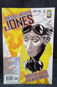 Desolation Jones #1 (2005)