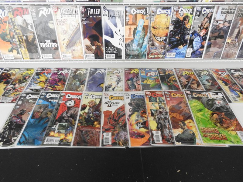 Huge Lot 140+ Comics W/ Flash, Catwoman, Batman, +More! Avg VF/NM Condition!