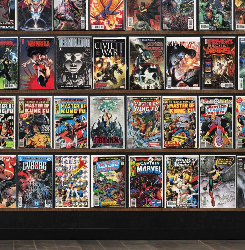 Huge Lot 150+ Comics with Earth 2, Uncanny X-Men, Justice League & More!