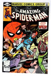 Amazing Spider-Man #206 (1980) Peter Parker Chaos Marvel VF/NM