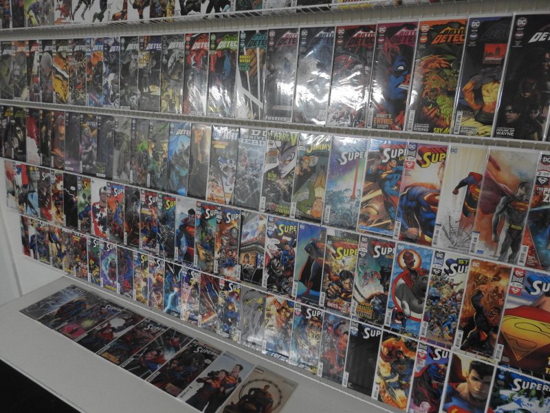 Huge Lot 120+ Comics W/ Detective Comics, Superman, +More! Avg VF/NM Condition!