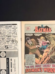 Detective Comics #391 (1969) Half Detached Cvr - Silver Age