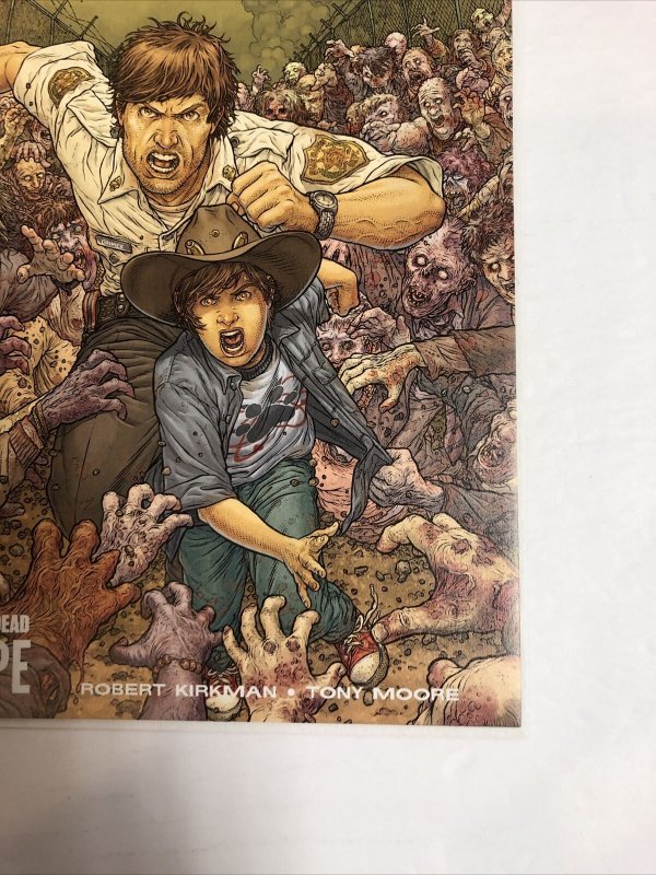 Walking Dead (2014) # 1 (NM) Escape Color SDCC Exclusive Variant Gemini Ship