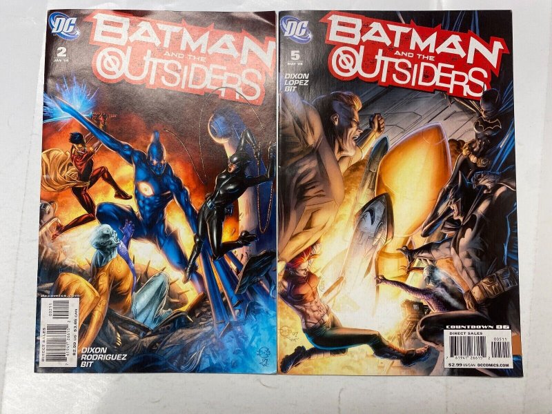 4 DC comic books Batman Outsiders #2 5 Young Liars #1 Sovereign Seven 103 KM19