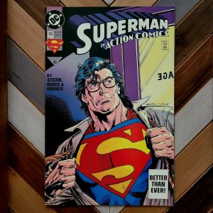 ACTION COMICS #692 (DC 1993) HIGH GRADE! Superman Is Back! (Stern, Guice)