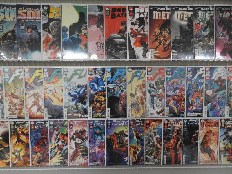 Huge Lot 160+ Comics W/ Dark Knights, Flash, Doomsday Clock+ Avg VF-NM Condition