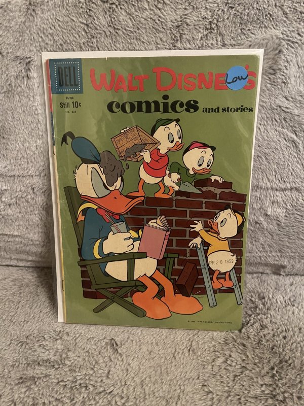 Walt Disney's Comics & Stories #225 (1959)