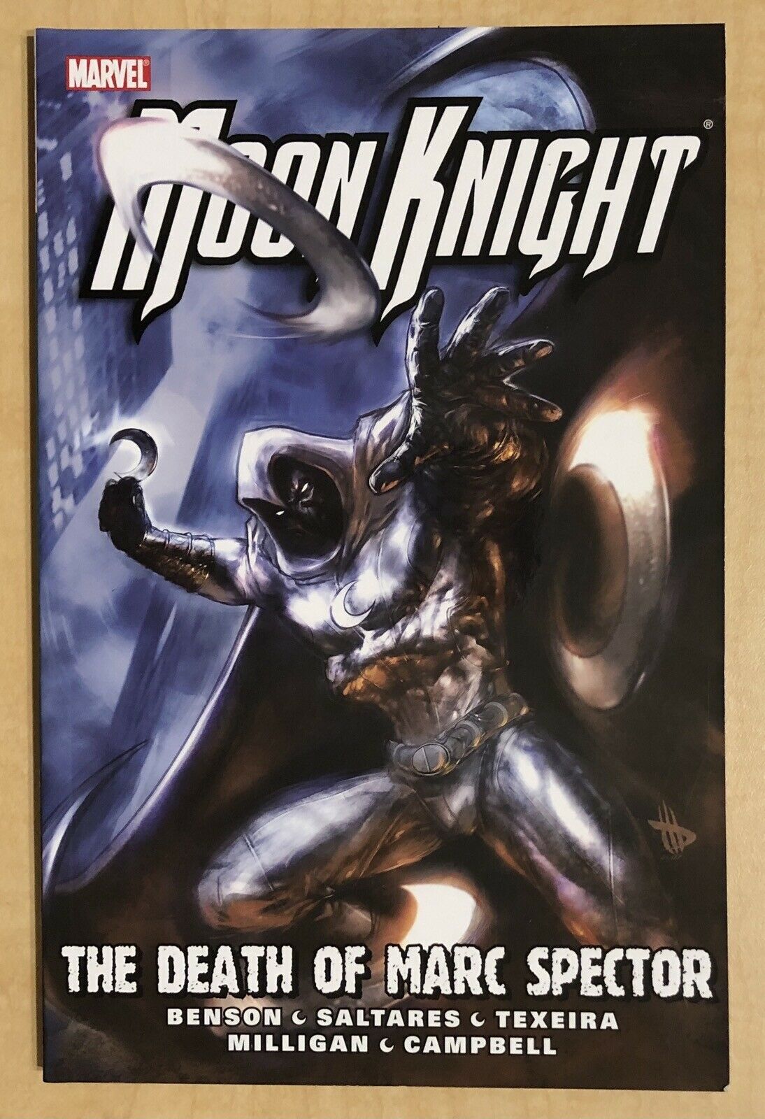 Moon Knight Vol. 1: The Bottom (Moon Knight (2006-2009)) See more